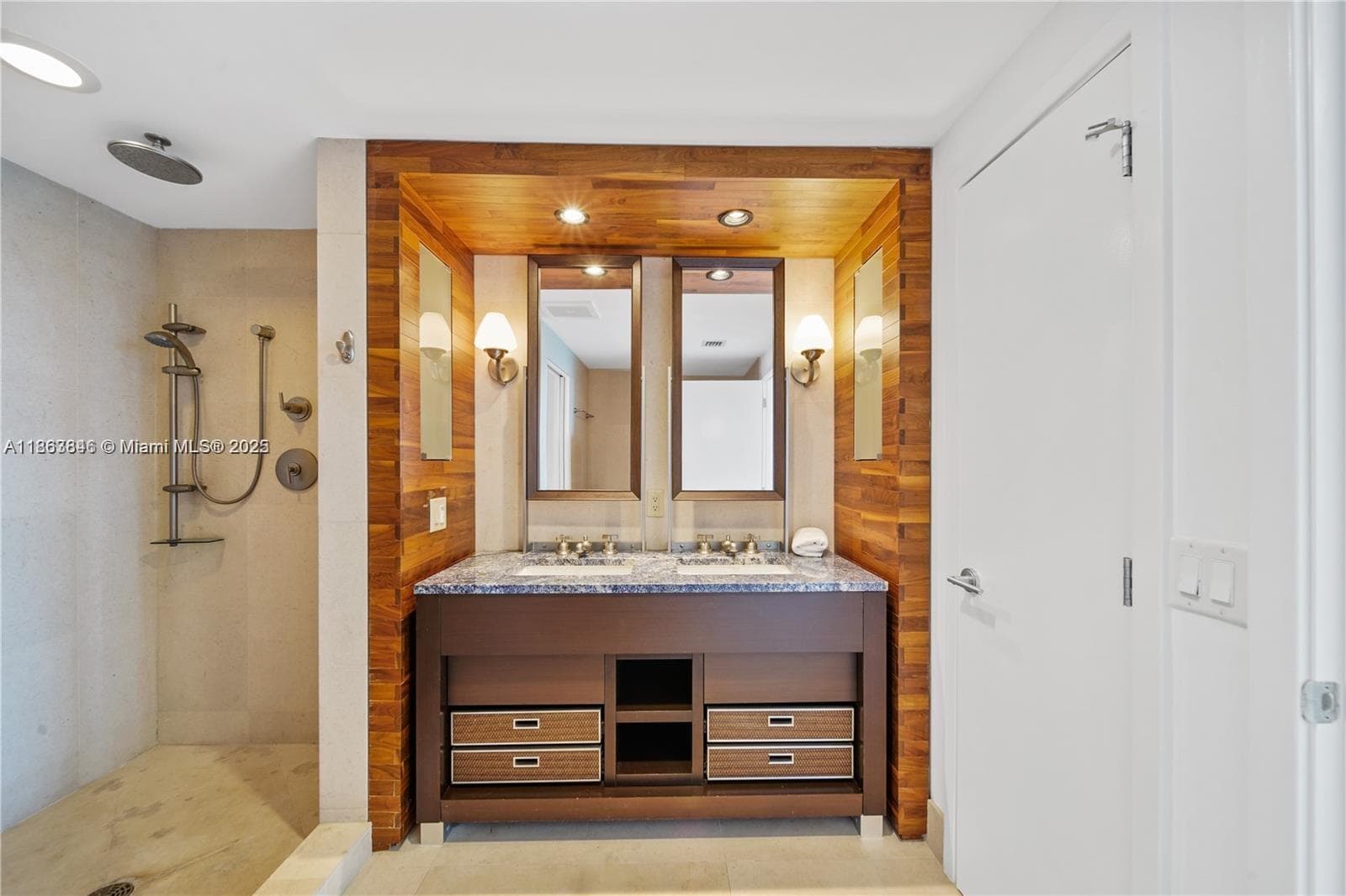 6899 Collins Ave 808 photo 23