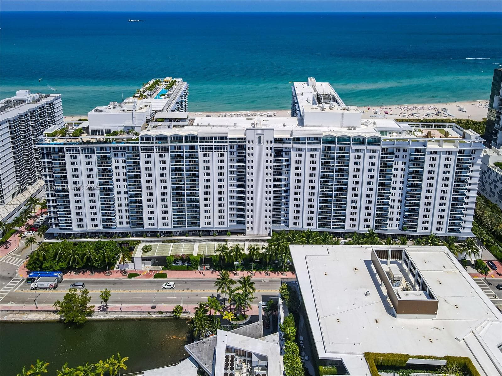 2301 Collins Ave 542 photo 2