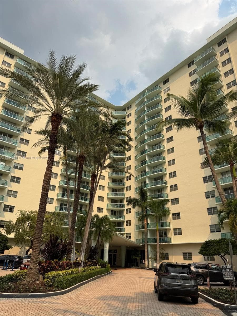 3801 Ocean Dr 14V photo 25