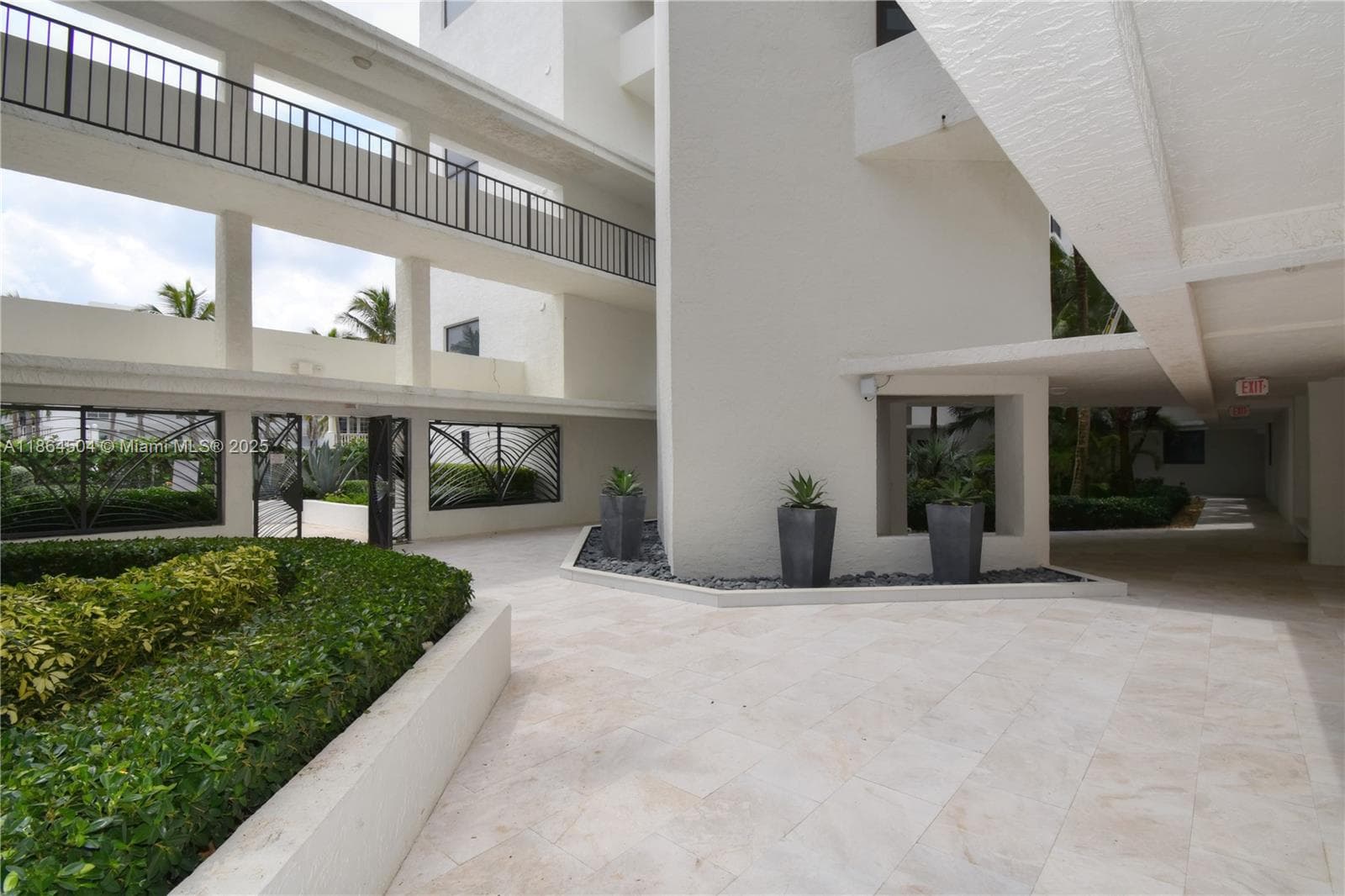 2575 Ocean Blvd 105S photo 12