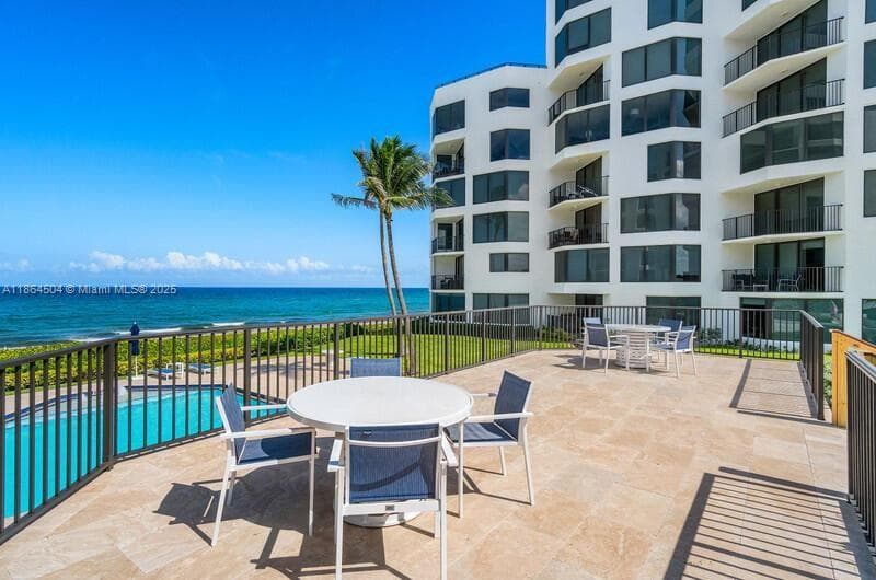 2575 Ocean Blvd 5