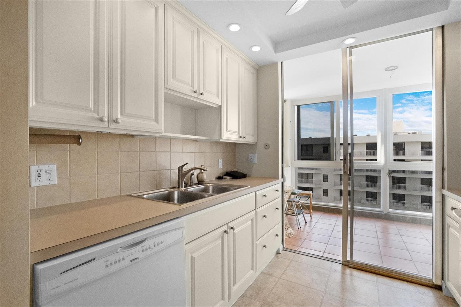 3100 NE 49th Street Ph05 photo 4