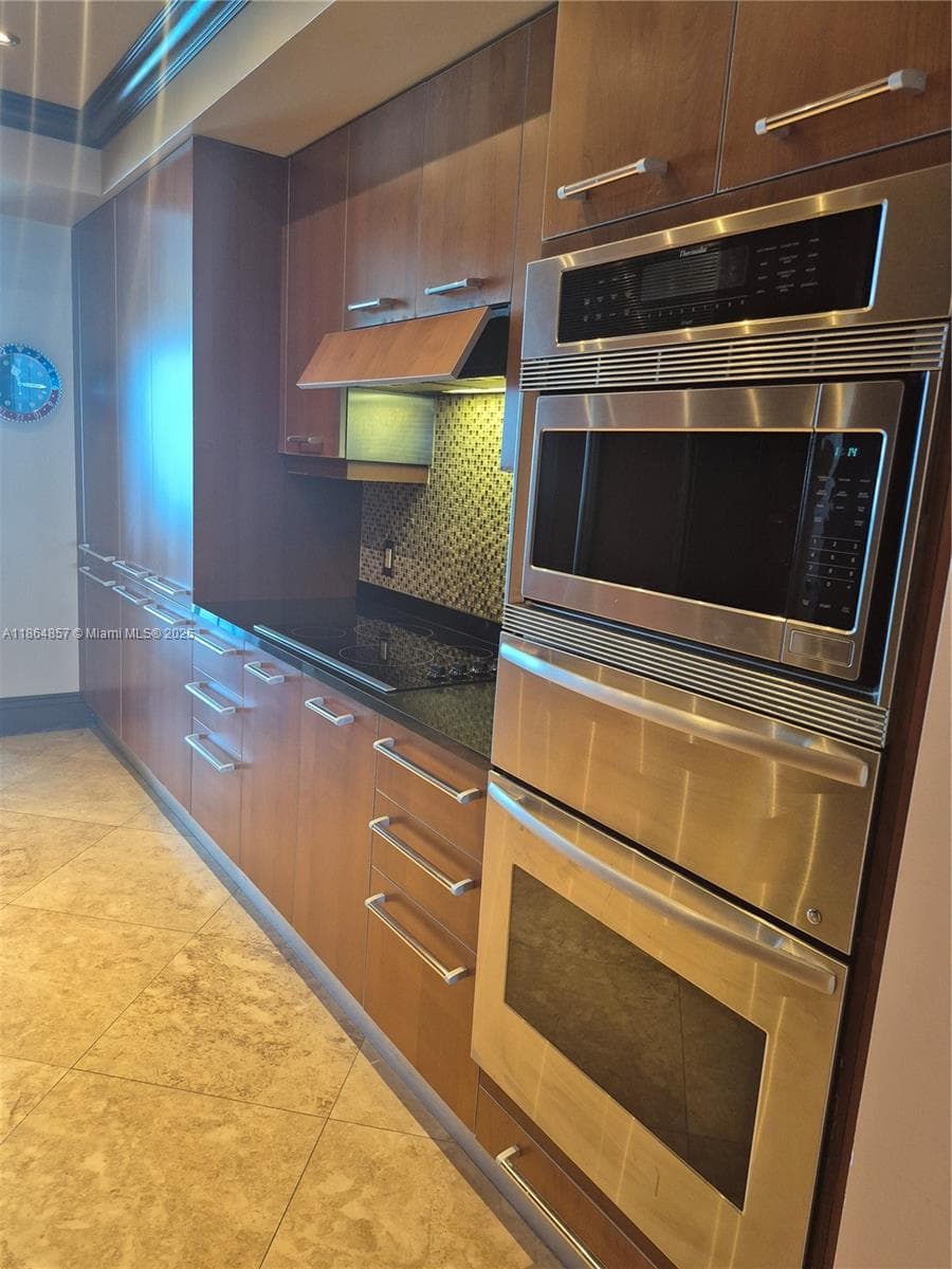3101 Ocean Dr 5