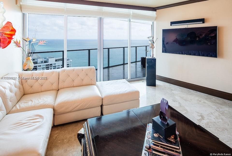 3101 Ocean Dr 2707 photo 11
