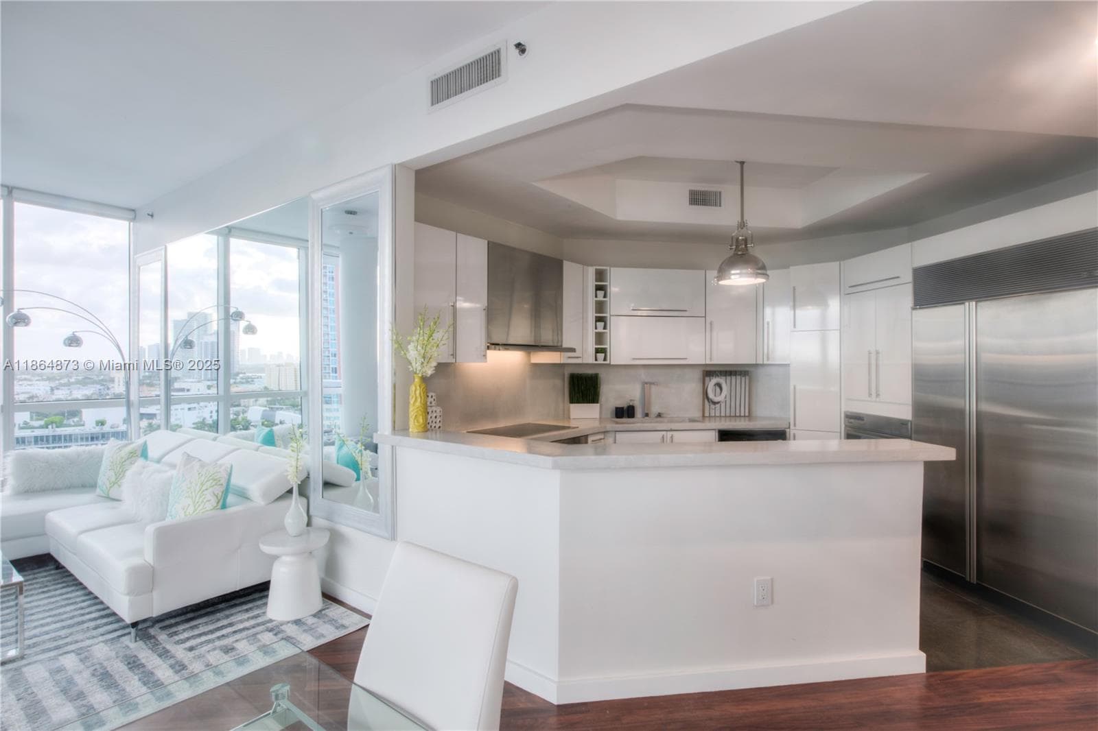 100 Pointe Dr 5