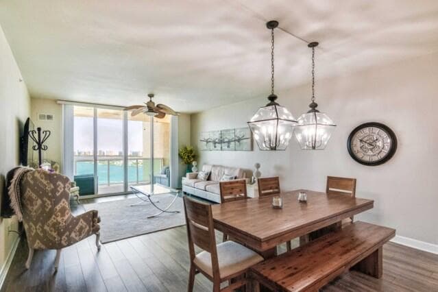 2650 Lake Shore Drive #2203 1