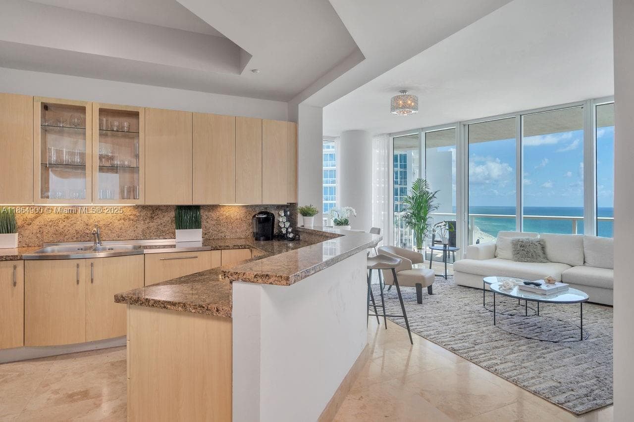 100 Pointe Dr 2208 photo 9