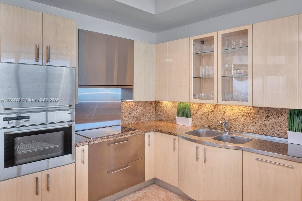 100 Pointe Dr 2208 photo 11
