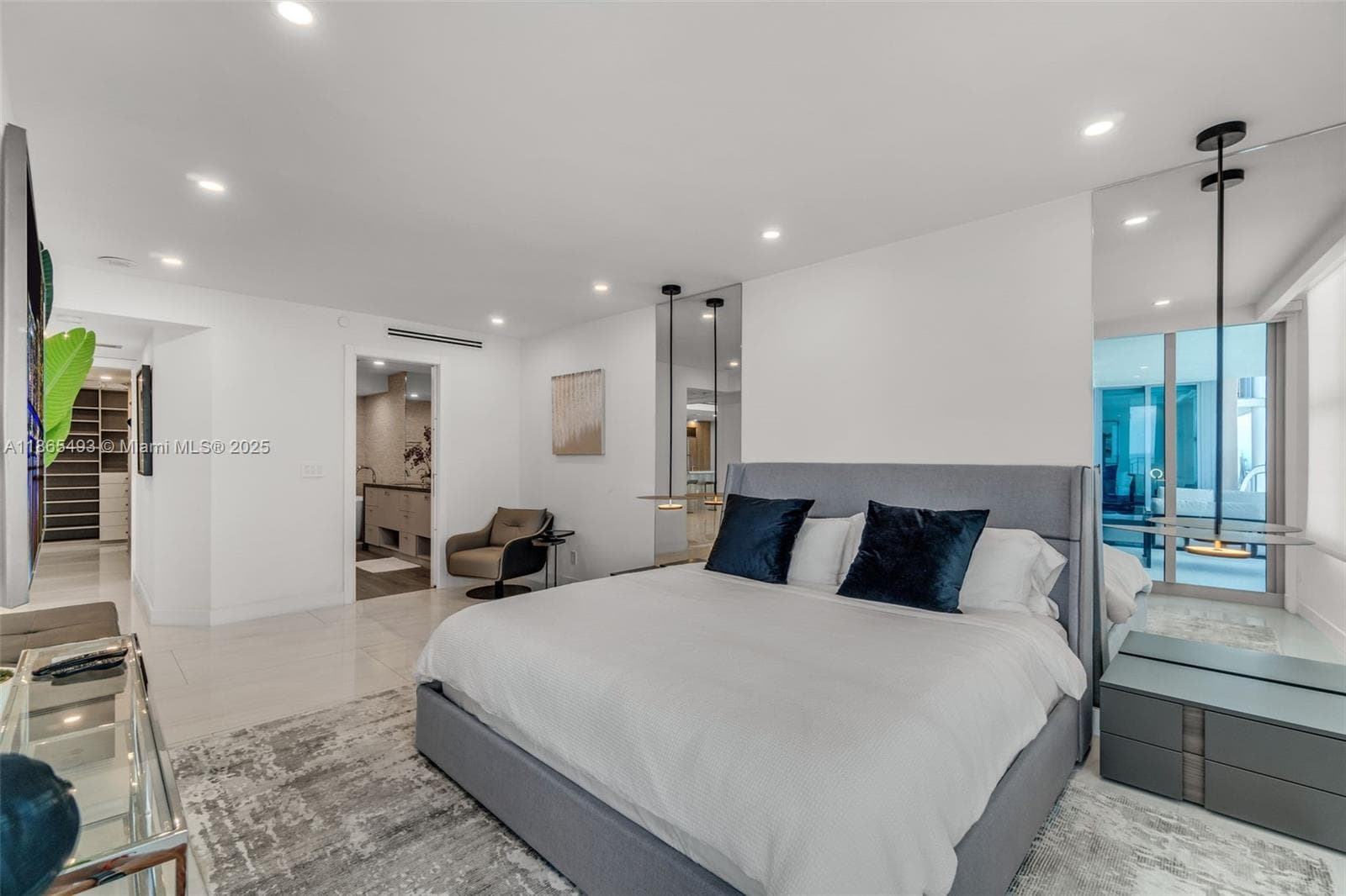 1500 Ocean Drive 1003 photo 17