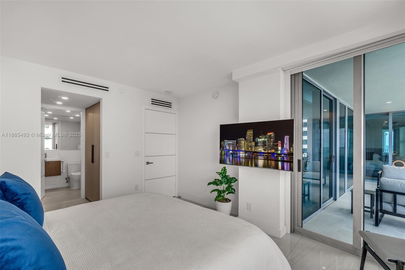 1500 Ocean Drive 1003 photo 22