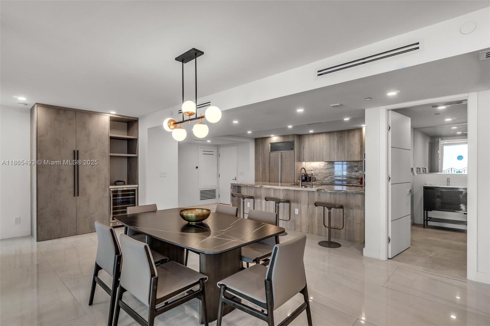 1500 Ocean Drive 1003 photo 7