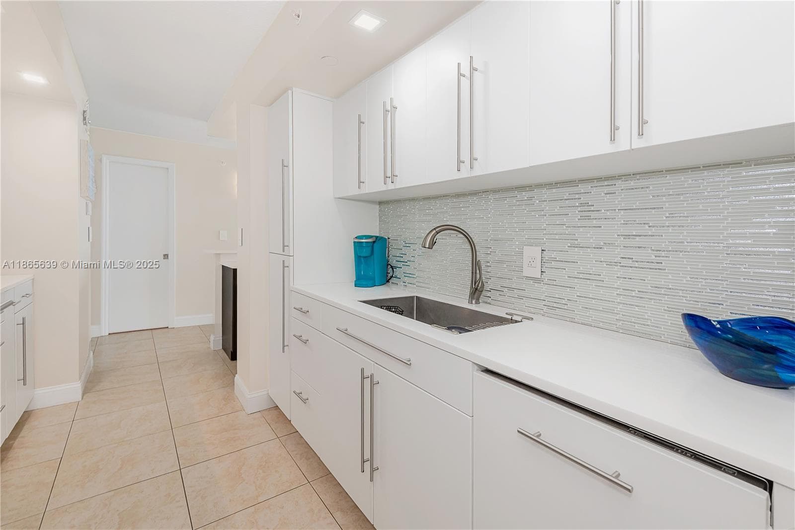 6917 Collins Ave 511 photo 11
