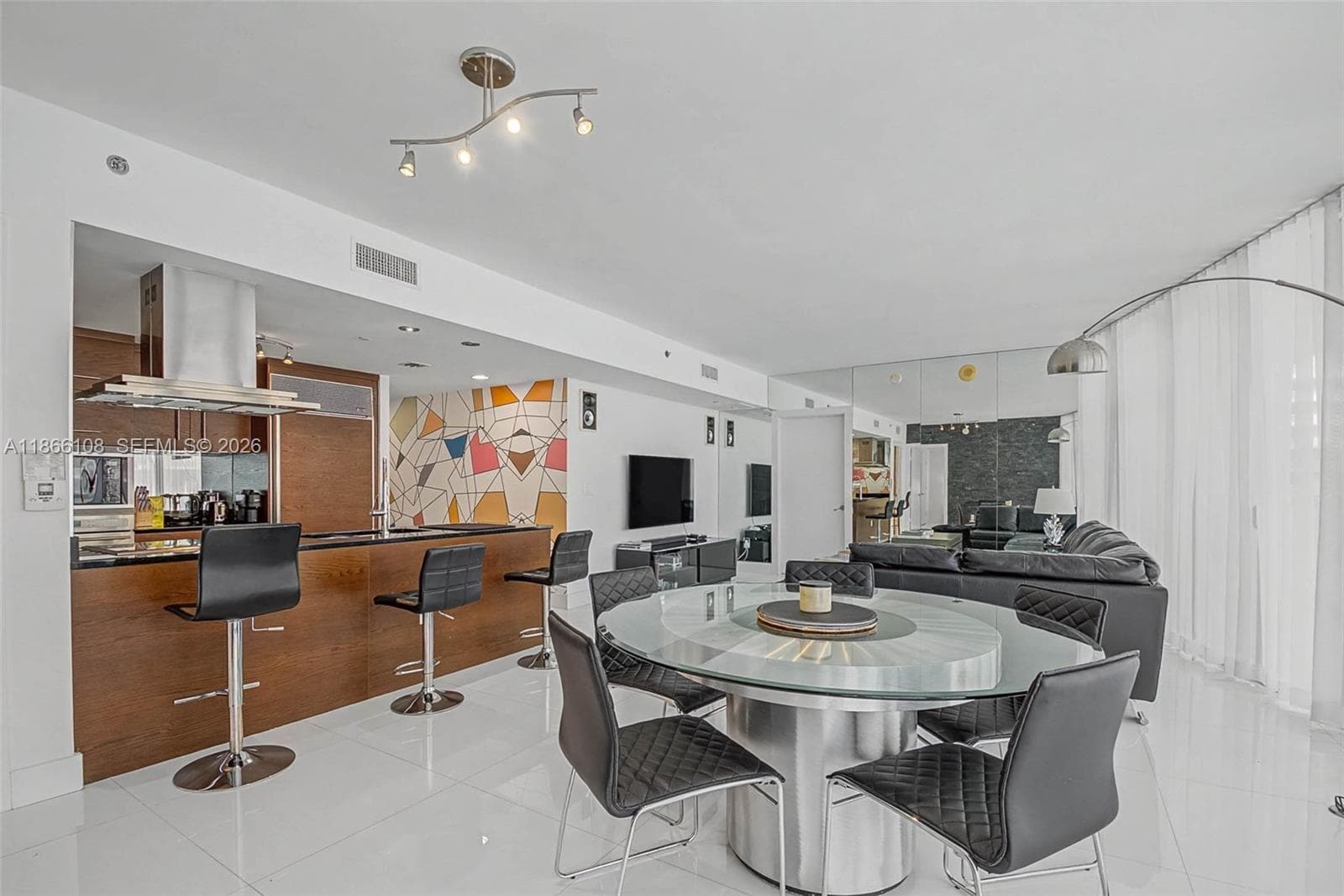 495 Brickell Ave 3504 photo 5