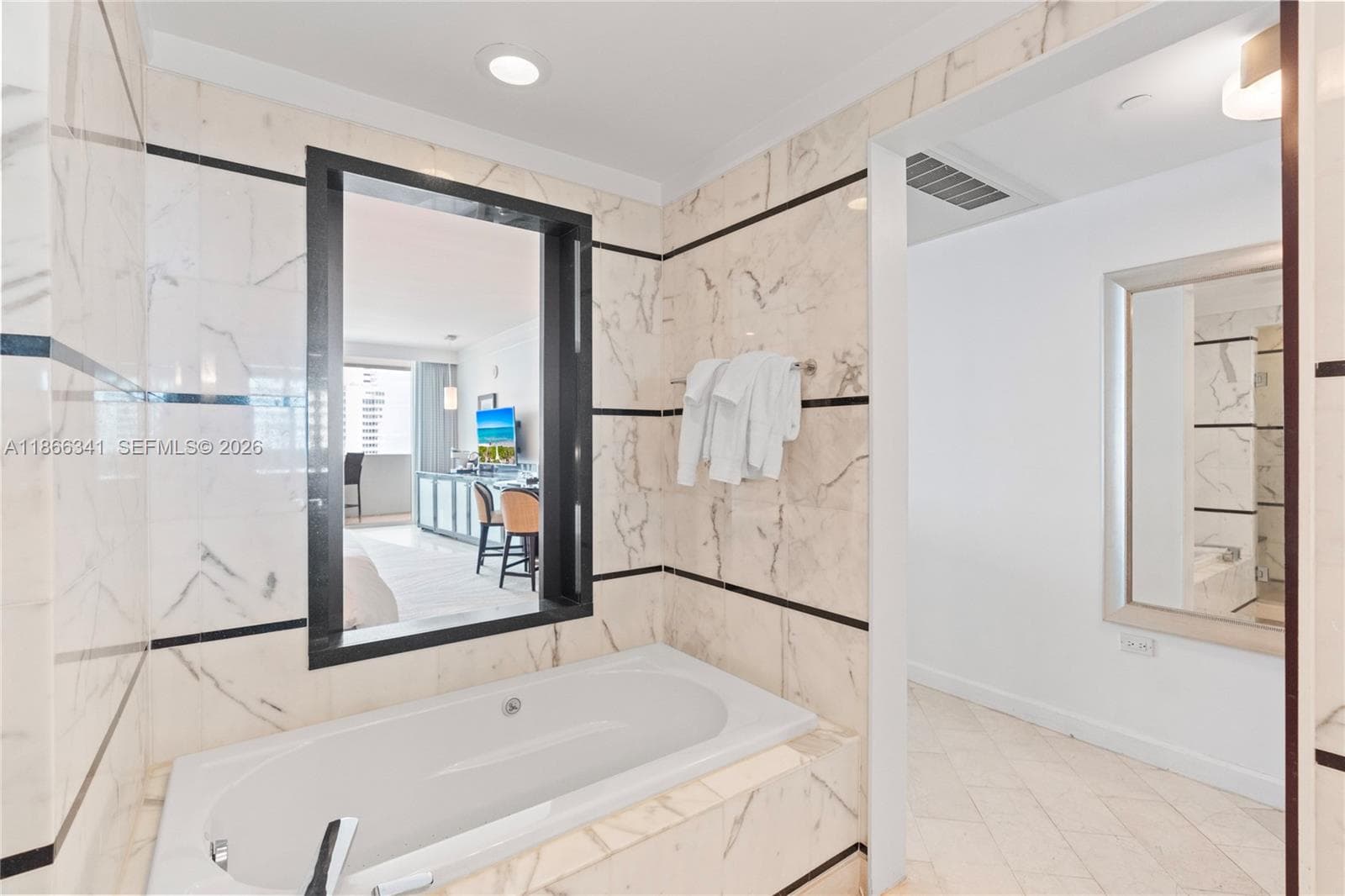 4391 Collins Ave 803 photo 21