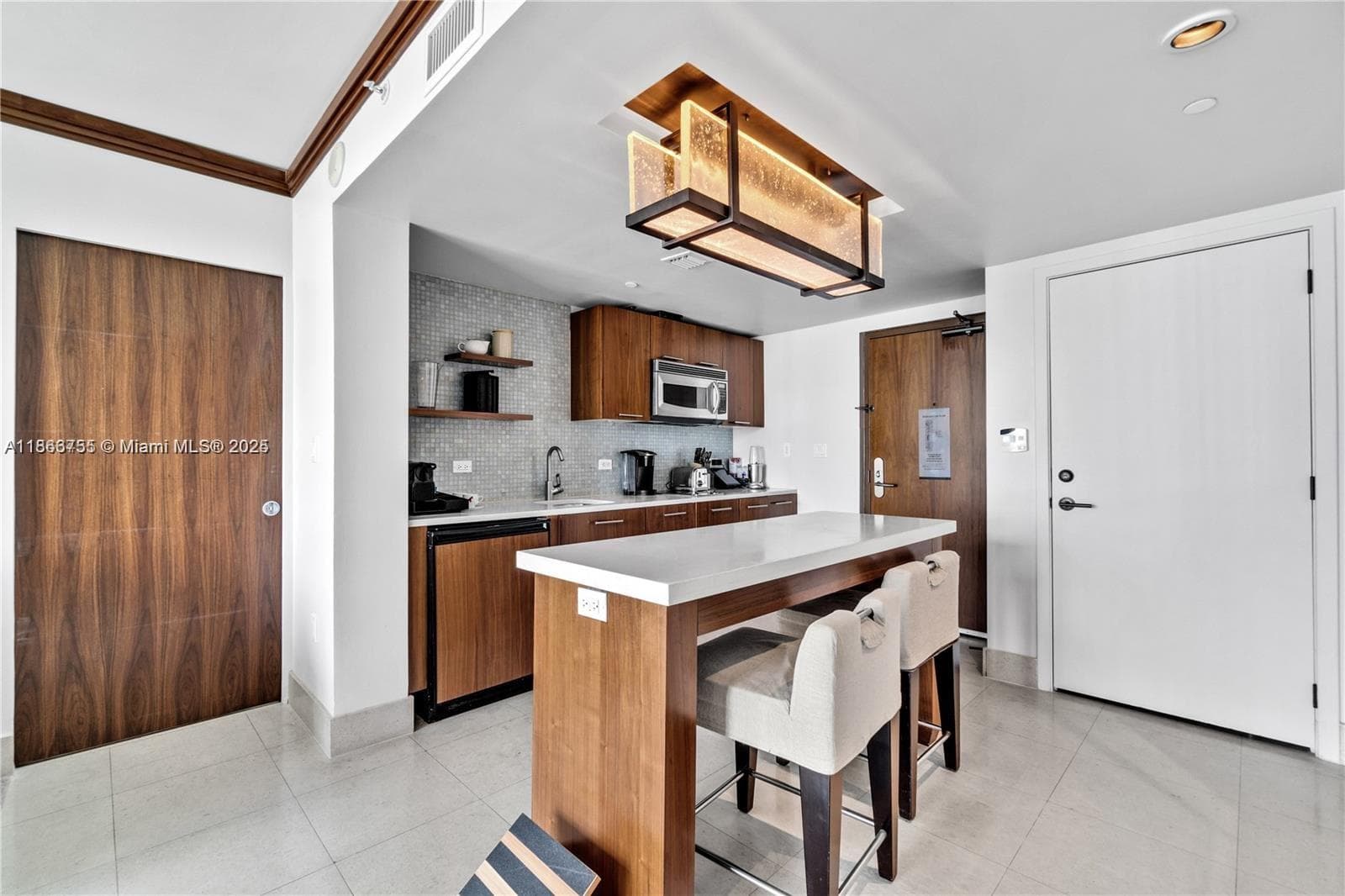 6801 Collins Ave 818 photo 7