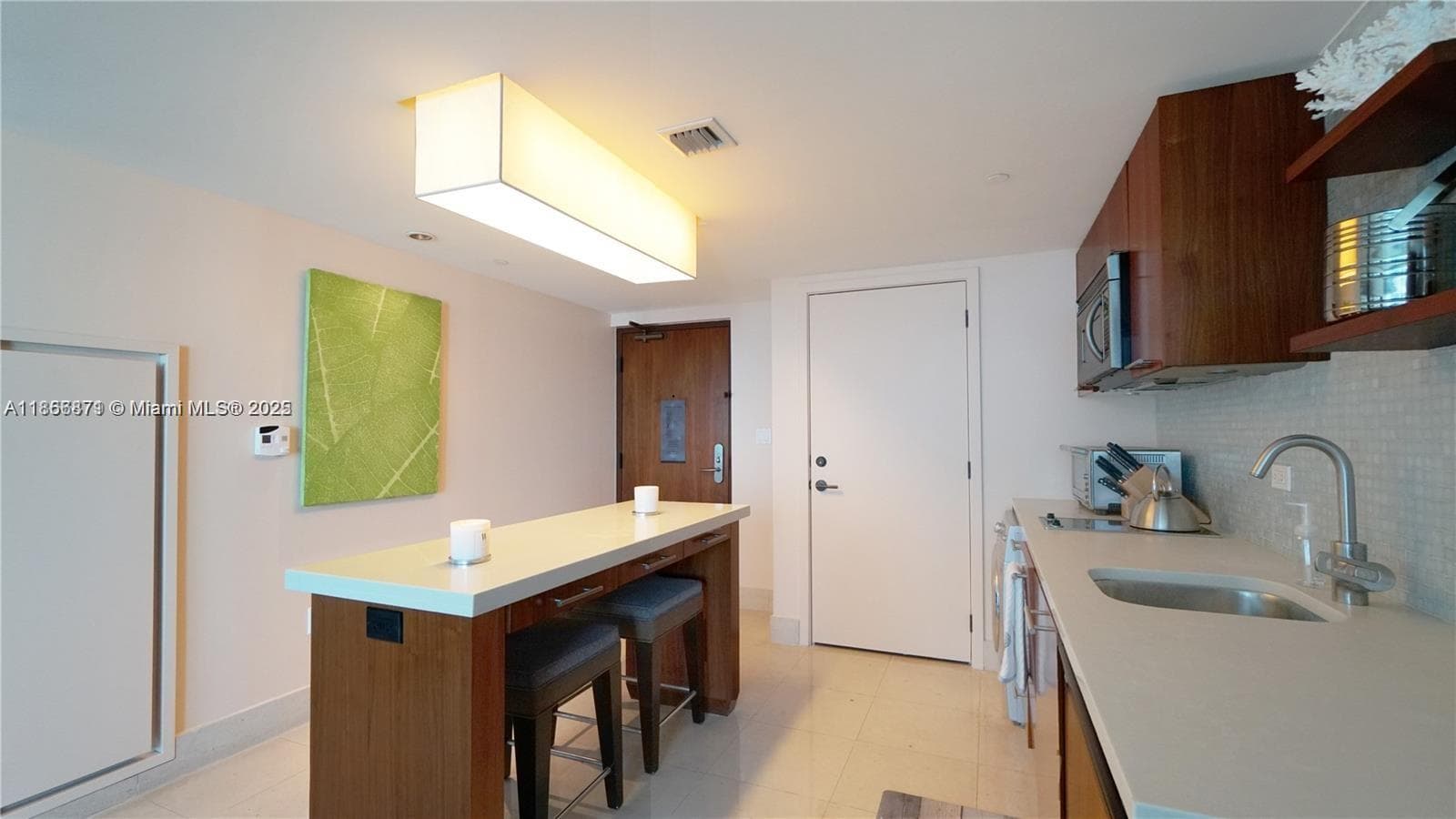 6801 Collins Ave 710 photo 8