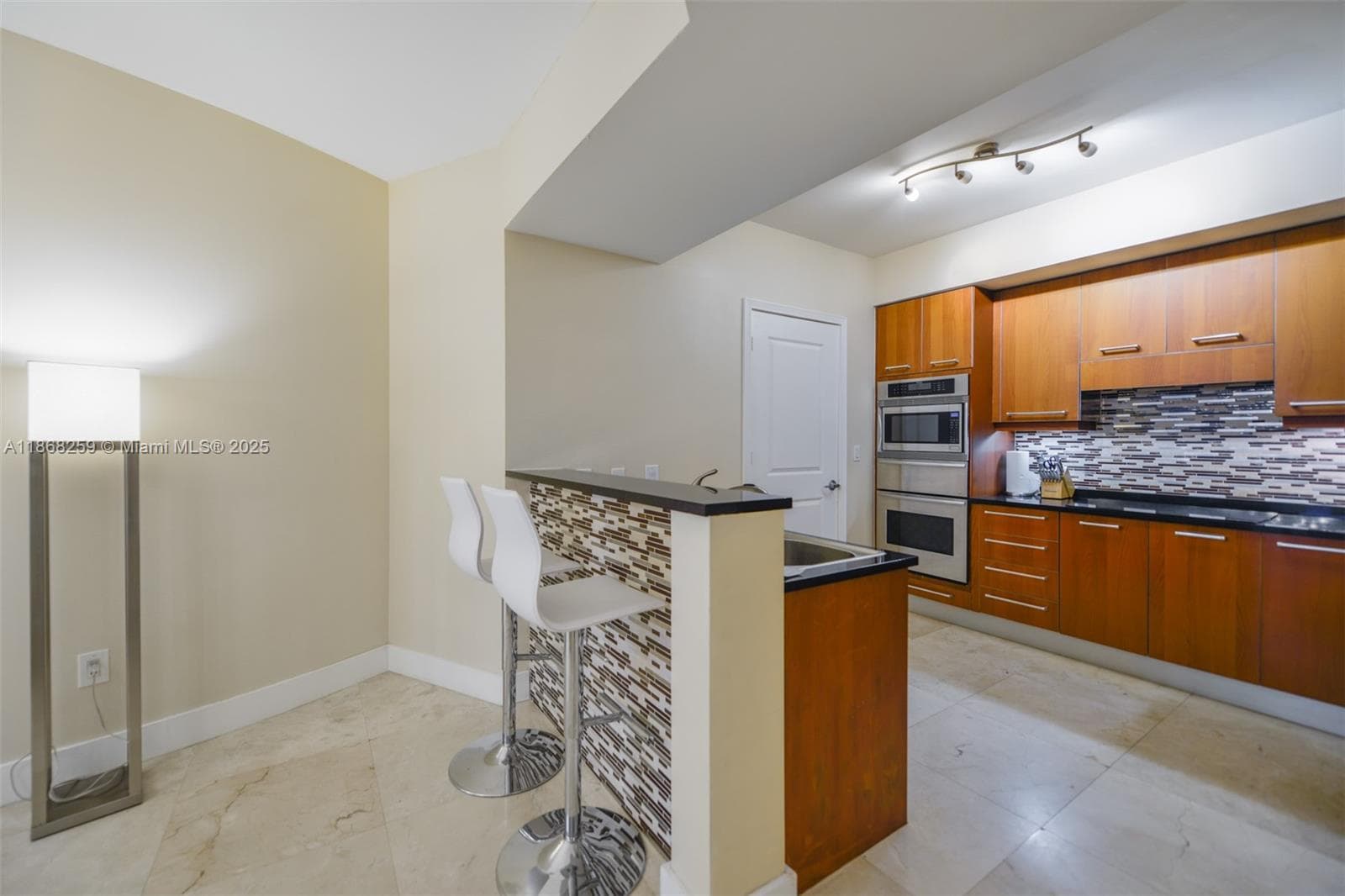 3101 Ocean Dr 404 photo 11