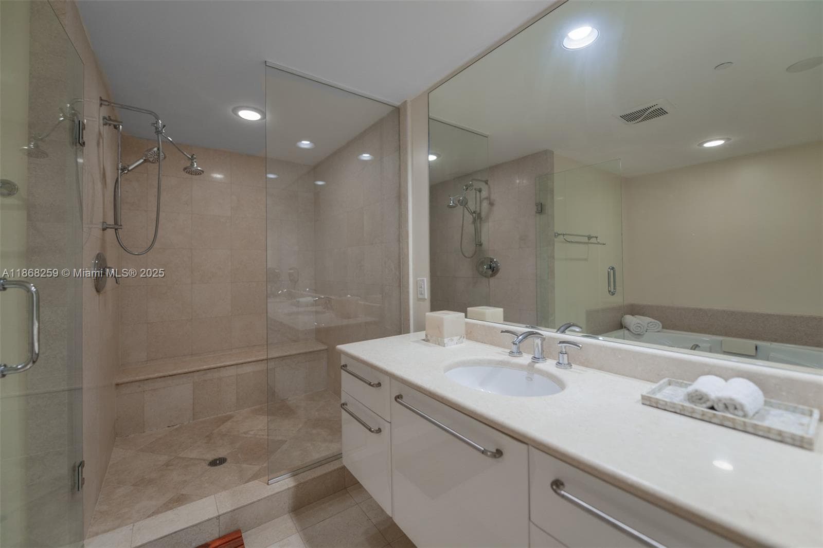 3101 Ocean Dr 404 photo 21