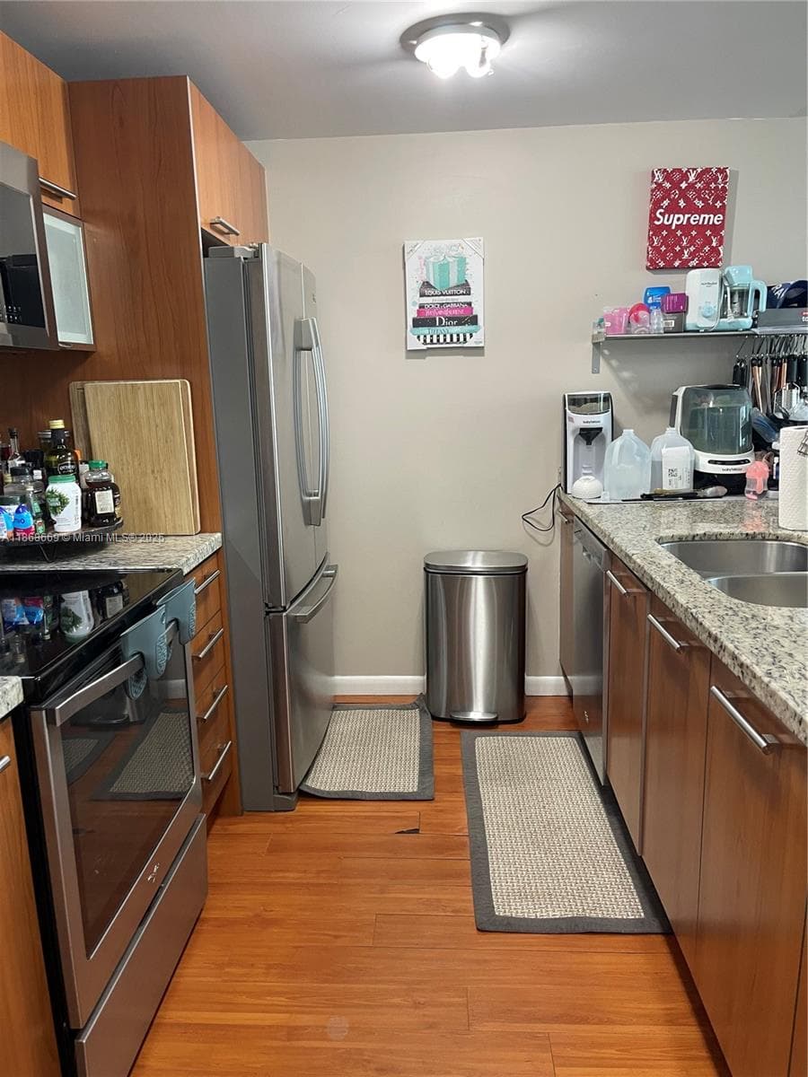 3000 NE 188th St 706 photo 4