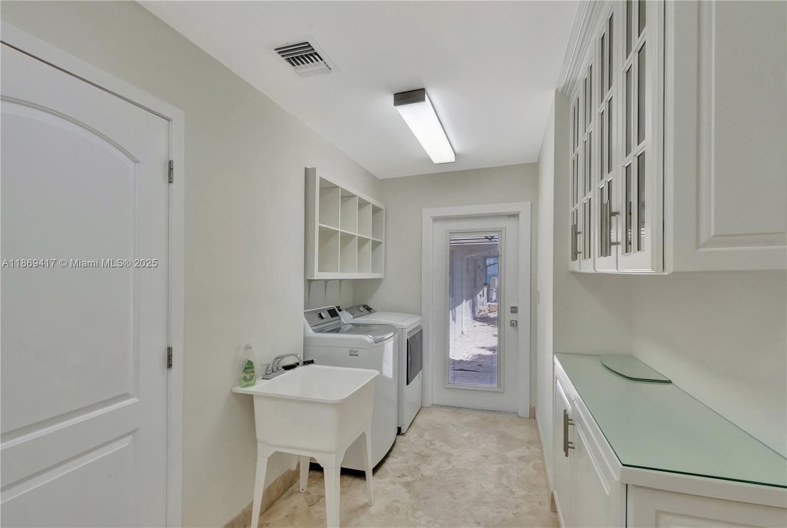 200 Harbor Dr photo 17