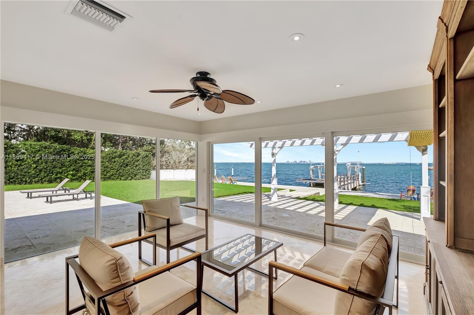 200 Harbor Dr photo 18