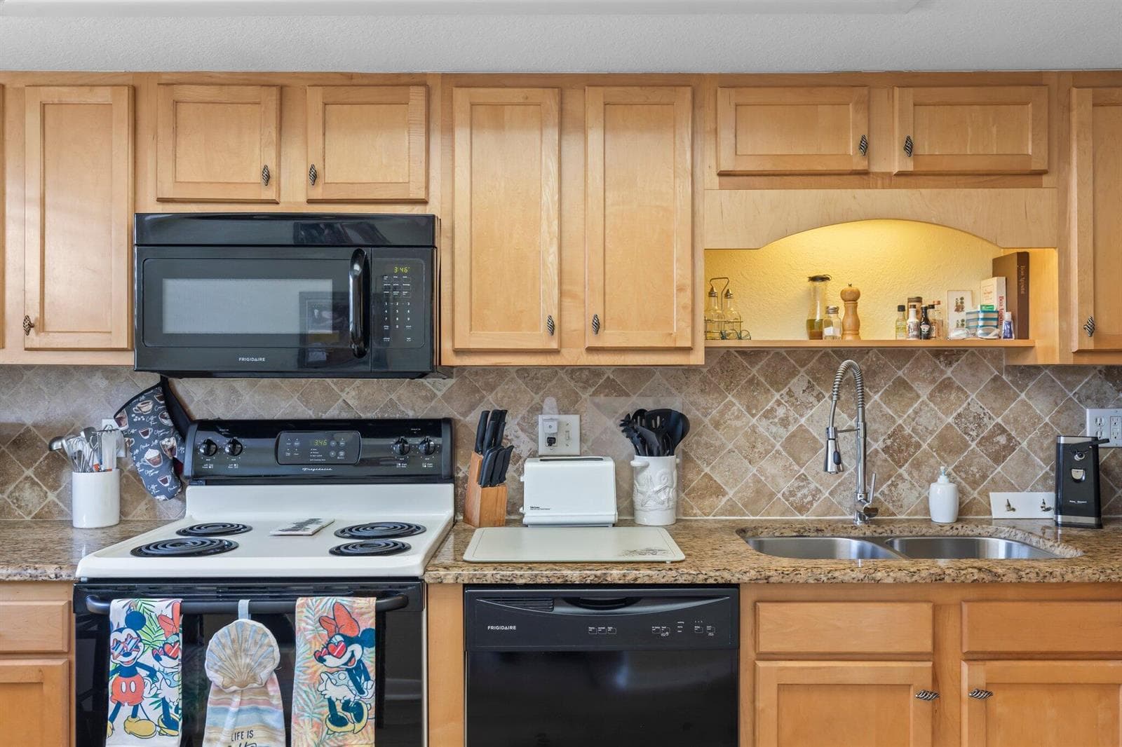 1181 Carlton Court 202 photo 8