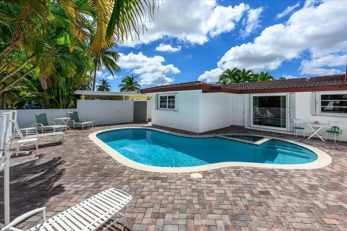 200 SE 11th Street 2