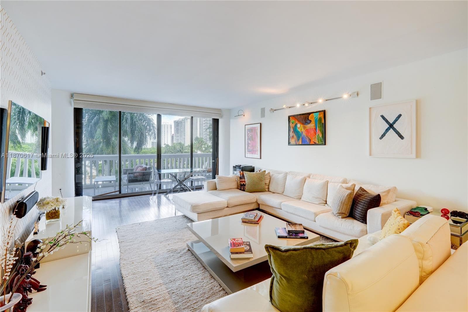 2000 Island Blvd #710 4
