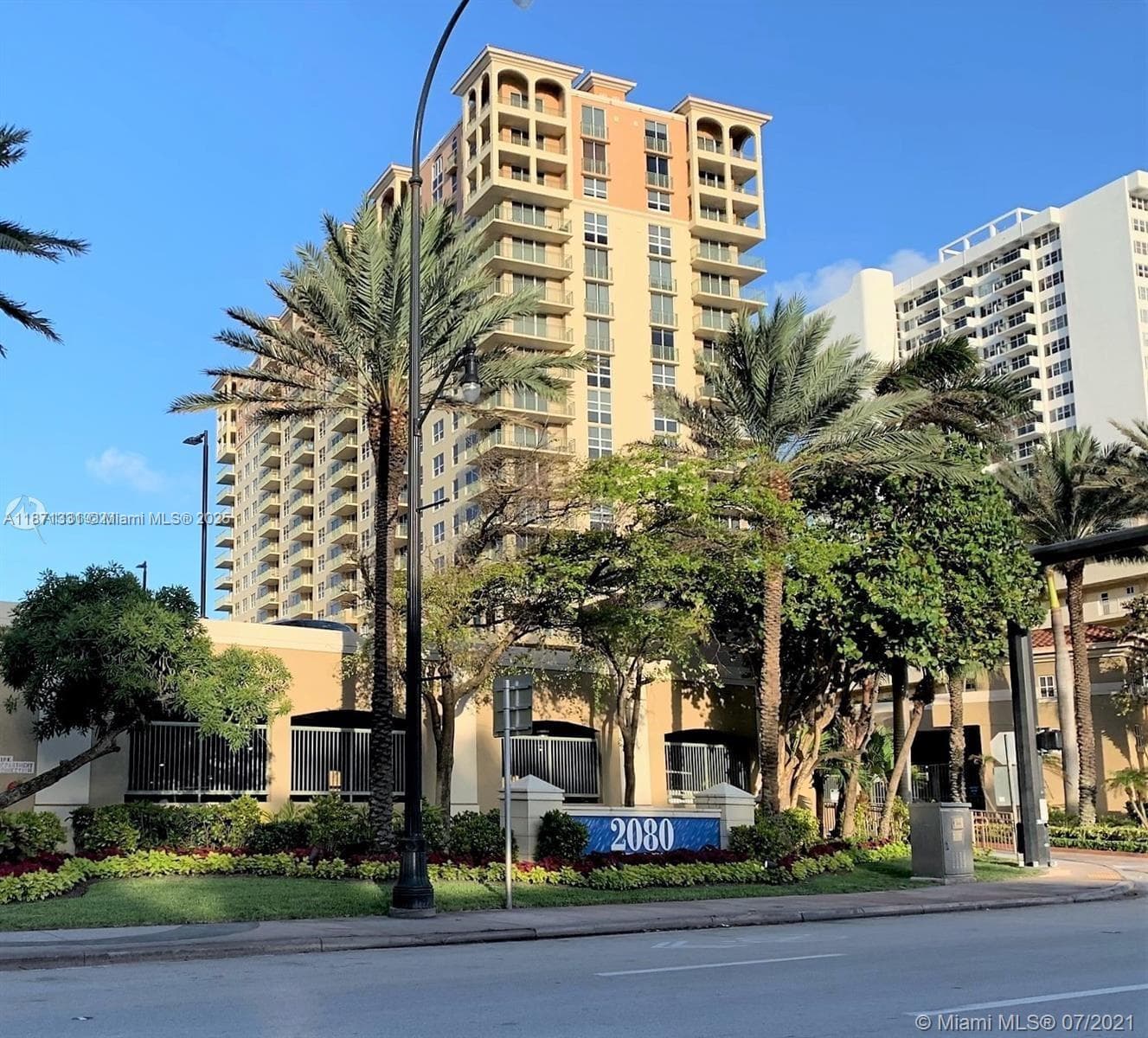 2080 Ocean Dr 1