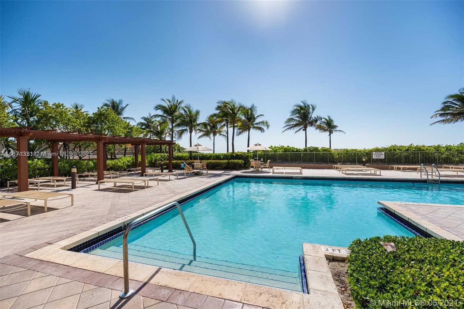 2080 Ocean Dr 4