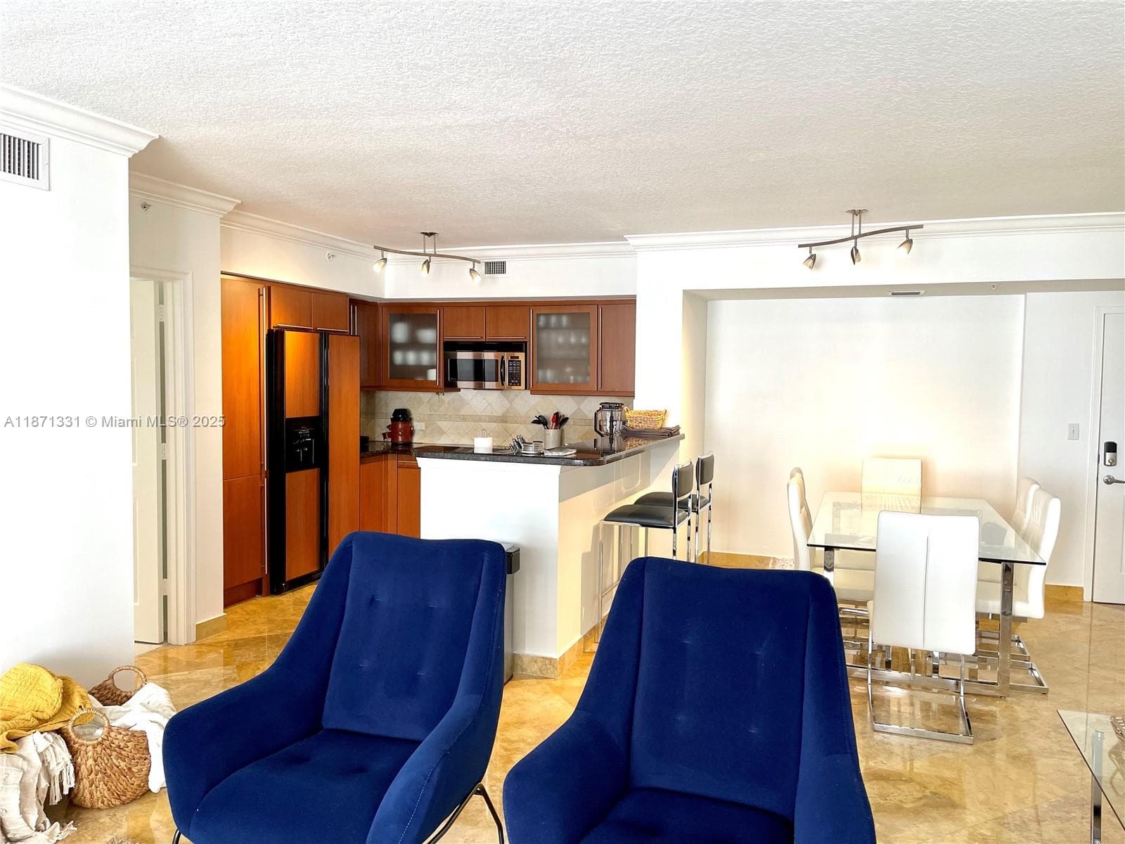 2080 Ocean Dr 604 photo 8