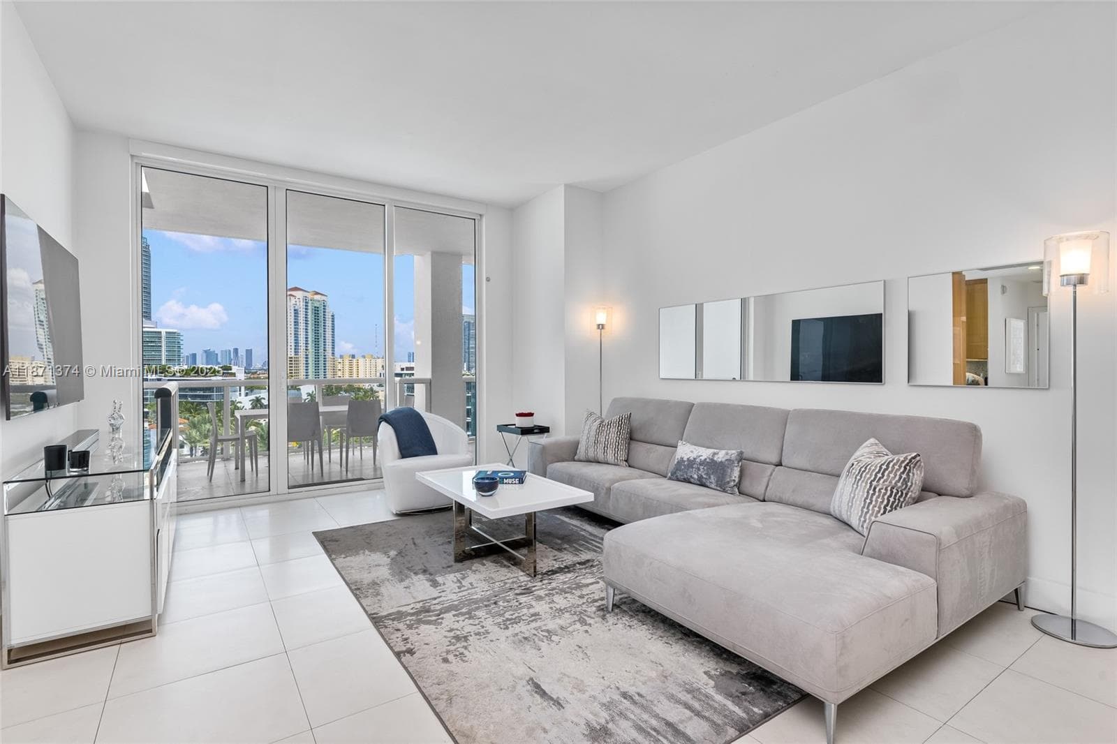 50 Pointe Dr 1