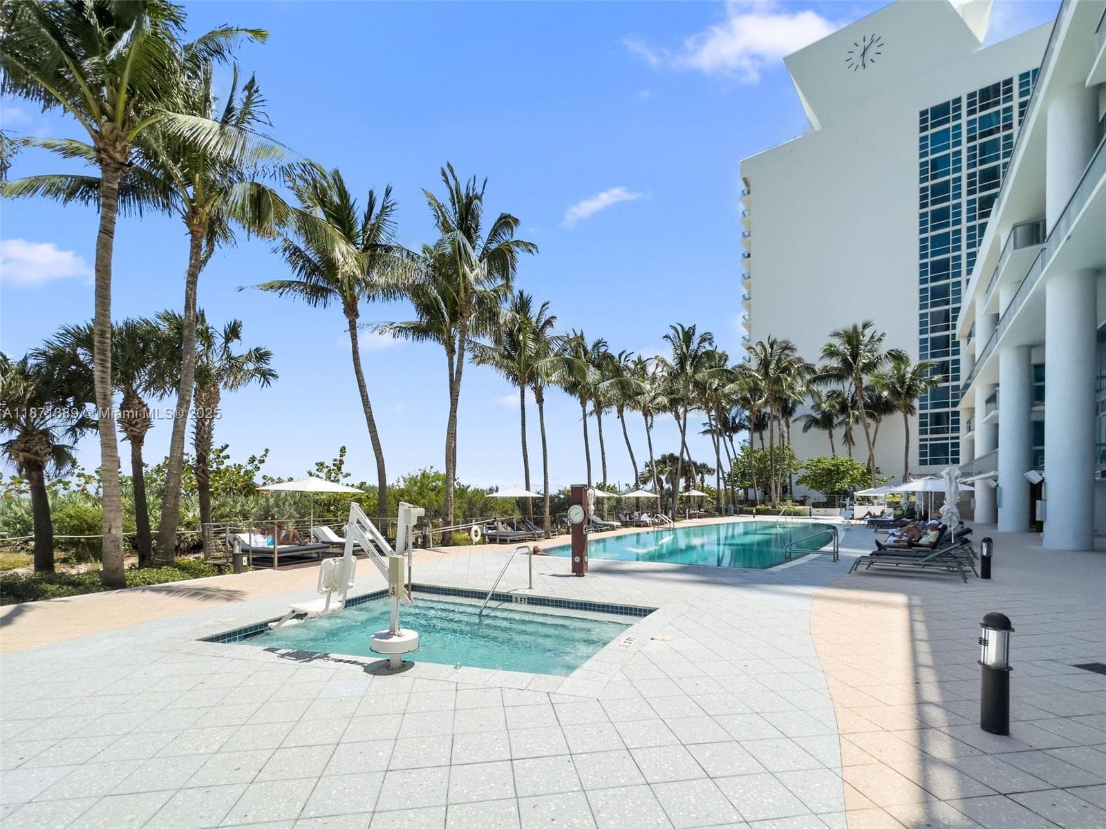 6801 Collins Ave 418 (deed 407) photo 22