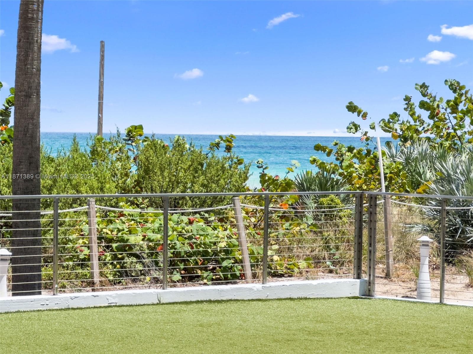 6801 Collins Ave 418 (deed 407) photo 24