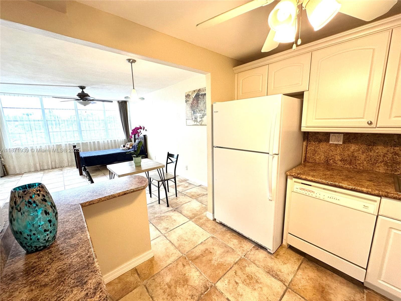 2771 Taft St 302 photo 7