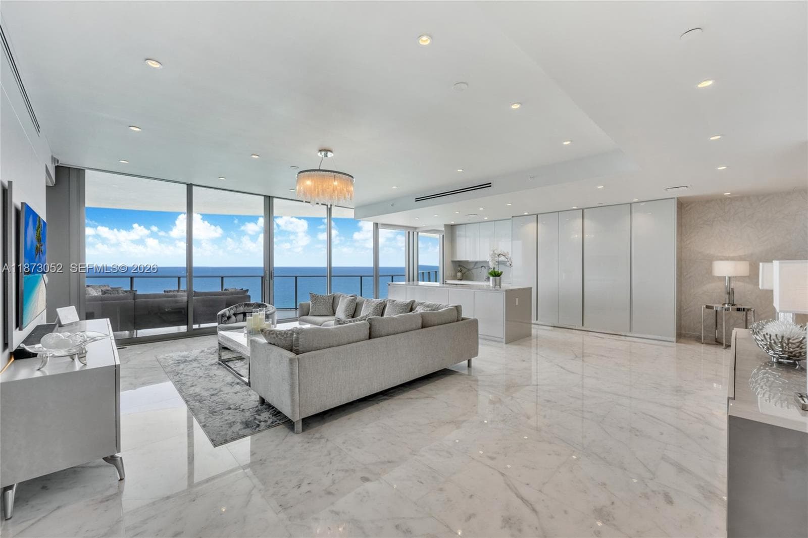 15701 Collins Ave 4