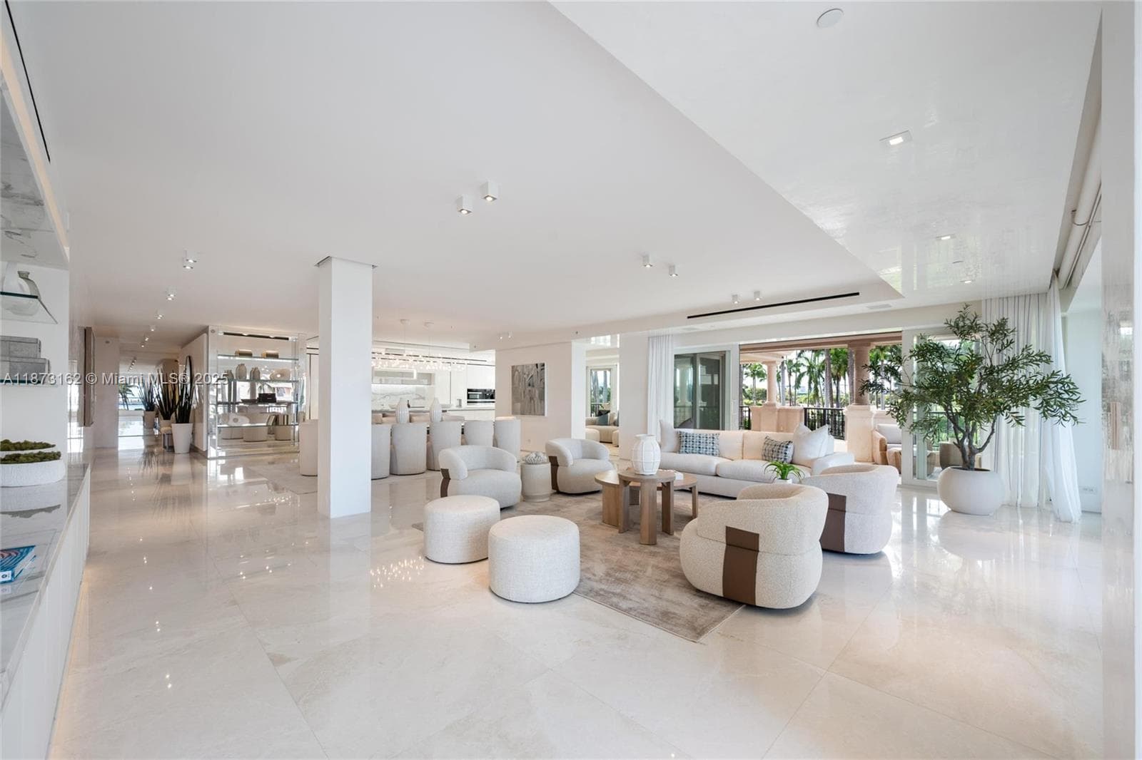 7921 Fisher Island Dr 7921 photo 16