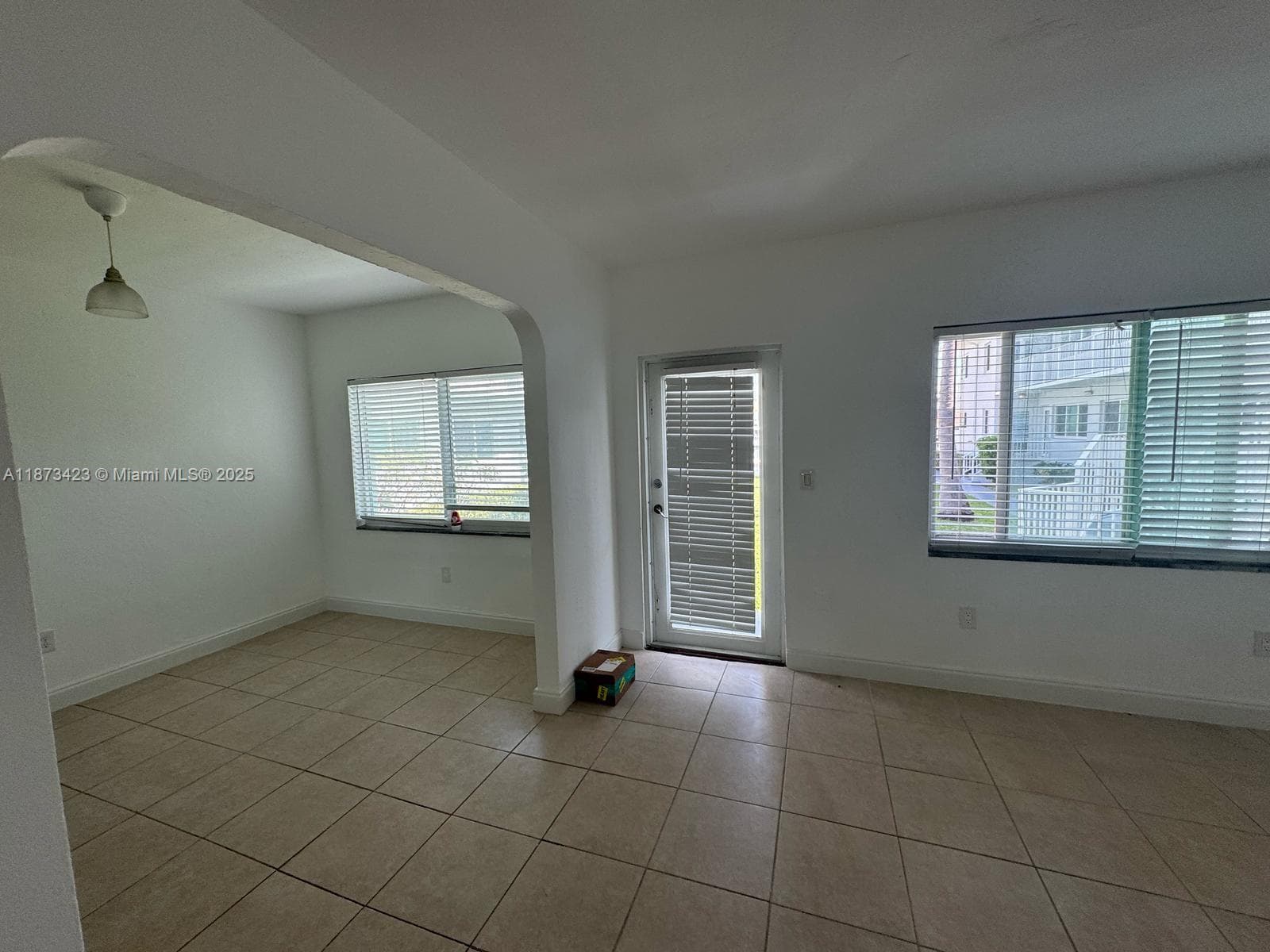 7207 Bay Dr 6 photo 3