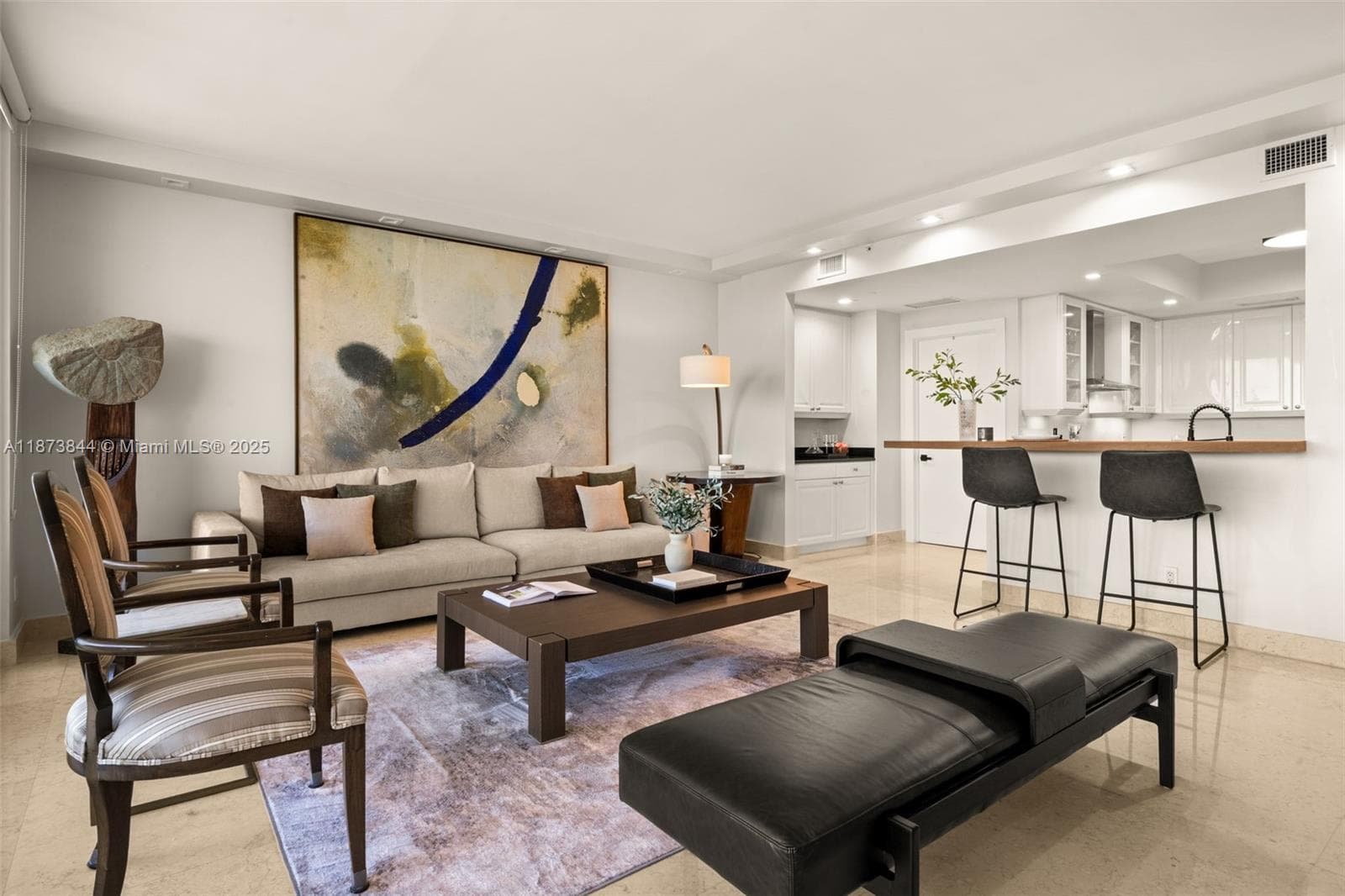 21200 Point Pl 1102 photo 6