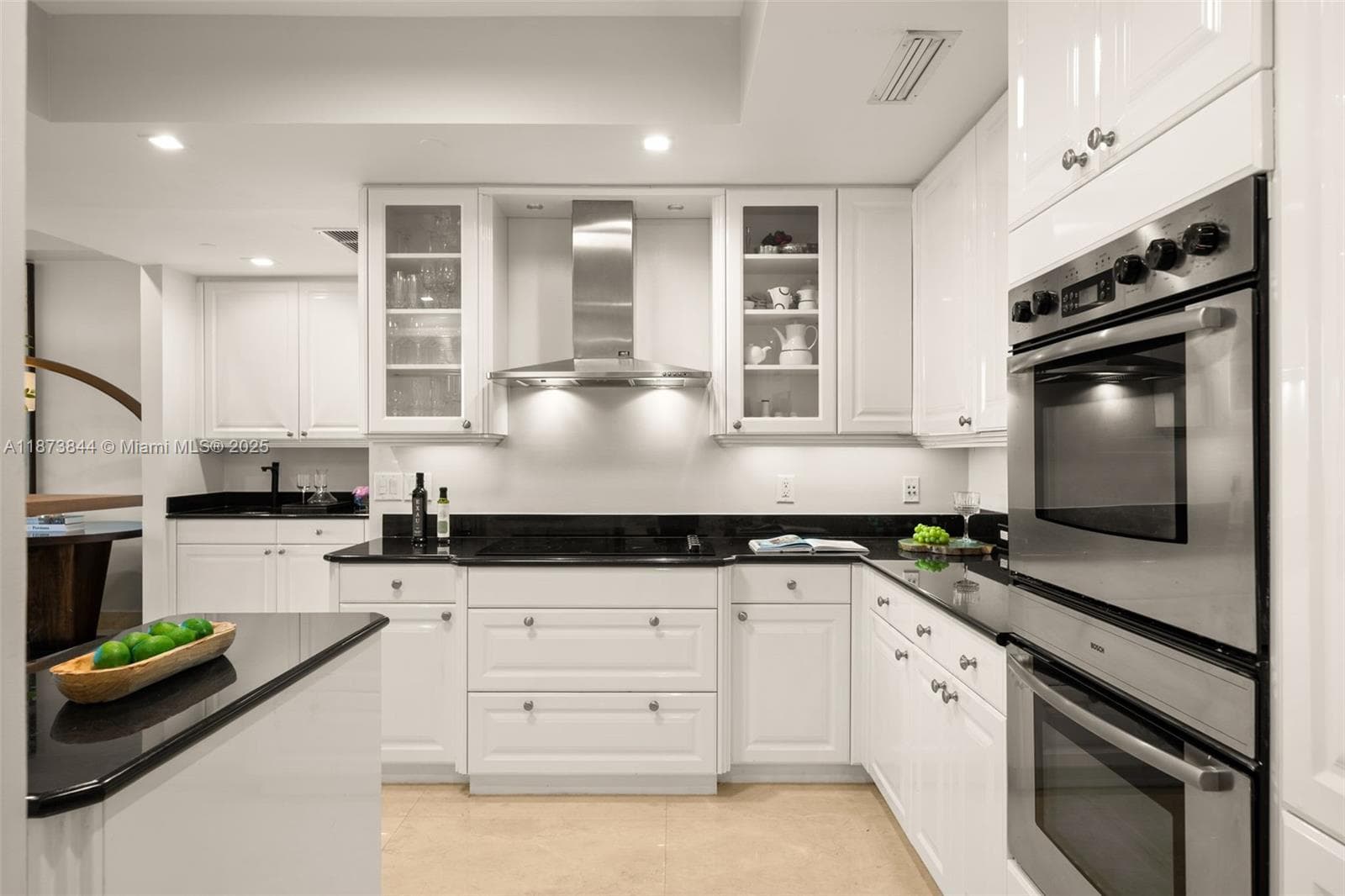 21200 Point Pl 1102 photo 15