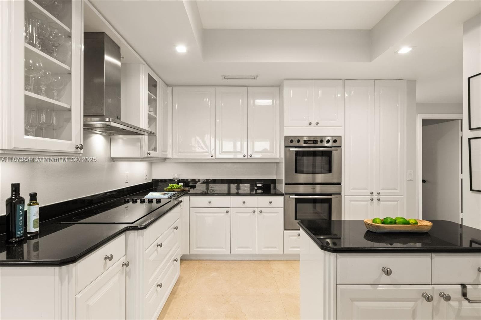 21200 Point Pl 1102 photo 11