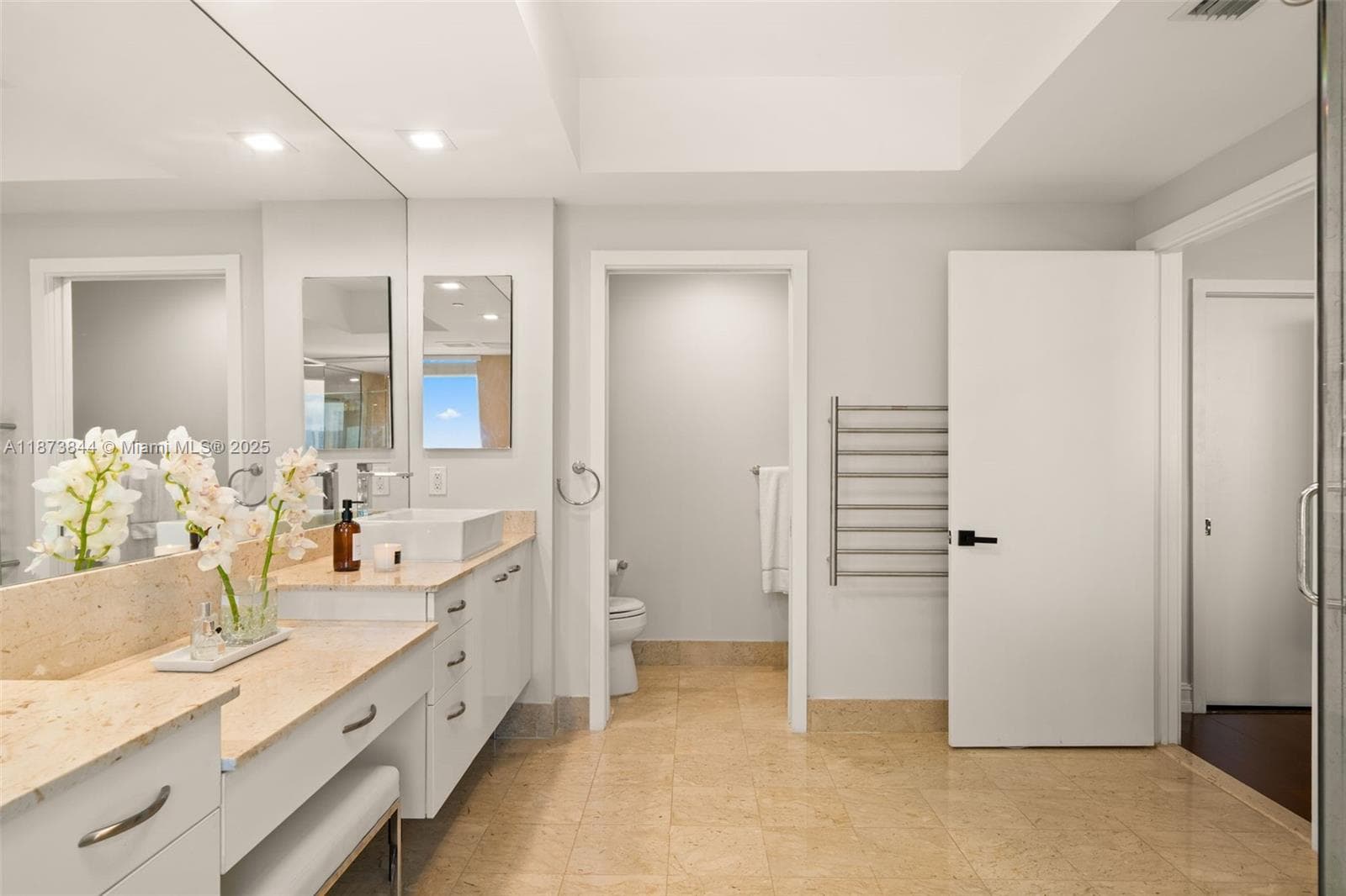 21200 Point Pl 1102 photo 21