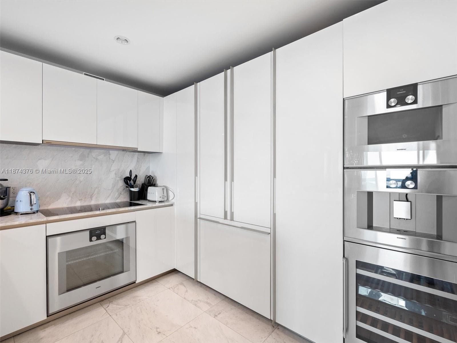 10203 Collins Ave 1105 photo 9