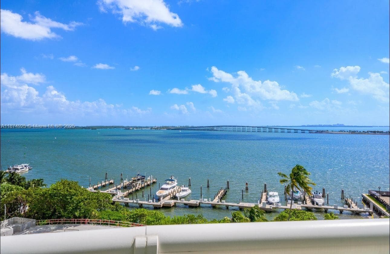 1643 Brickell Ave 3