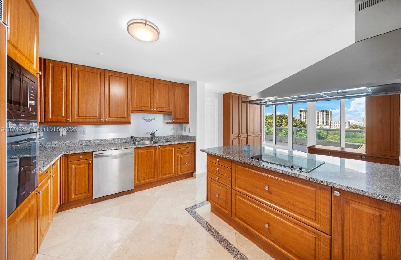 1643 Brickell Ave 1002 photo 11