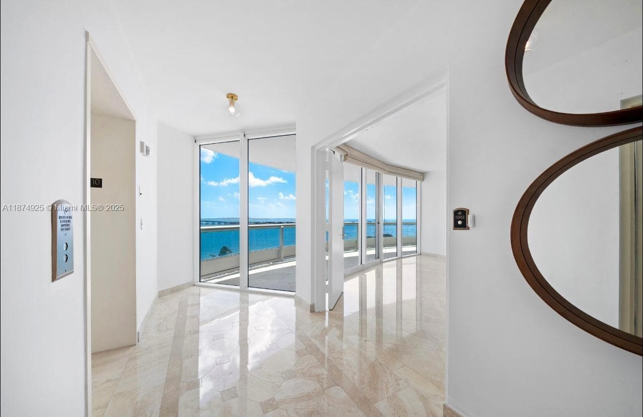 1643 Brickell Ave 4