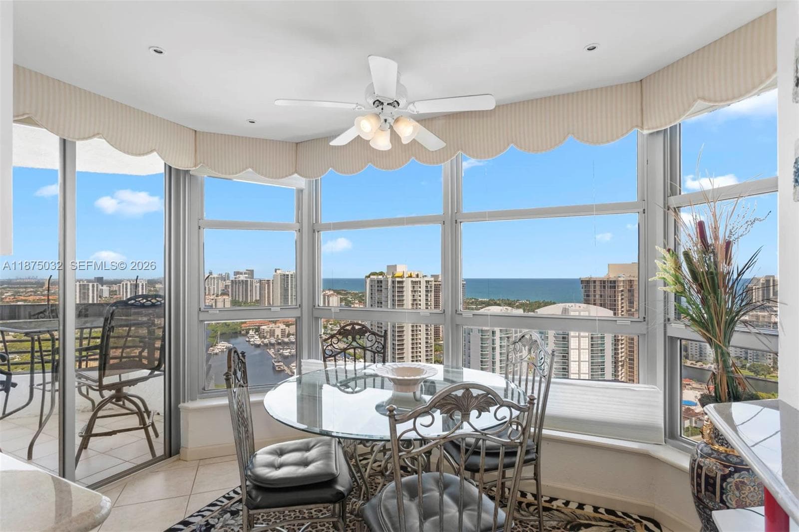 3500 Mystic Pointe Dr 3505 photo 6