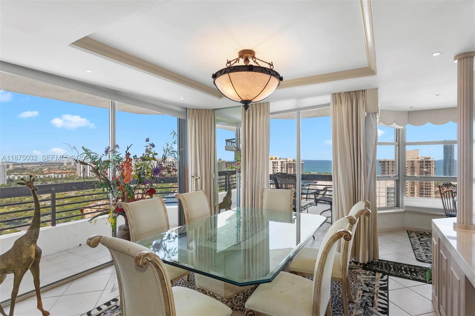3500 Mystic Pointe Dr 3505 photo 4