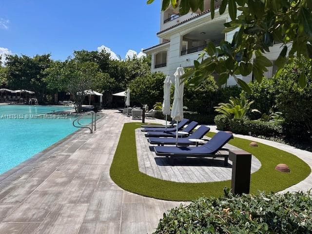 6800 Fisher Island Dr 1