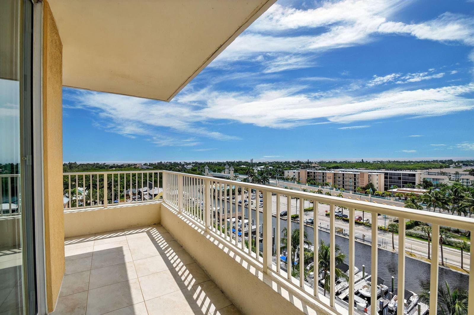 625 Casa Loma Boulevard #802 2